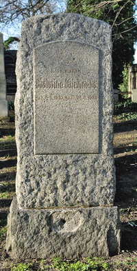Grabstein Nummer 77 auf dem Friedhof Schwedt
