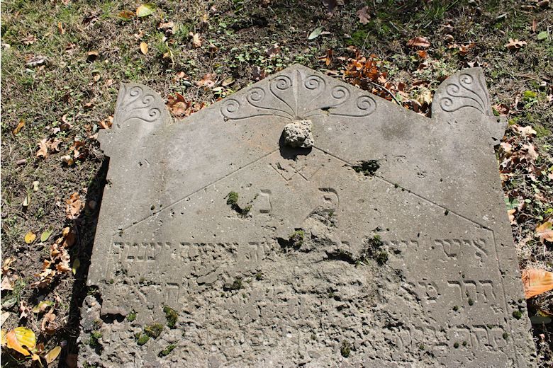 Grabstein Nummer 30 auf dem Friedhof Storkow