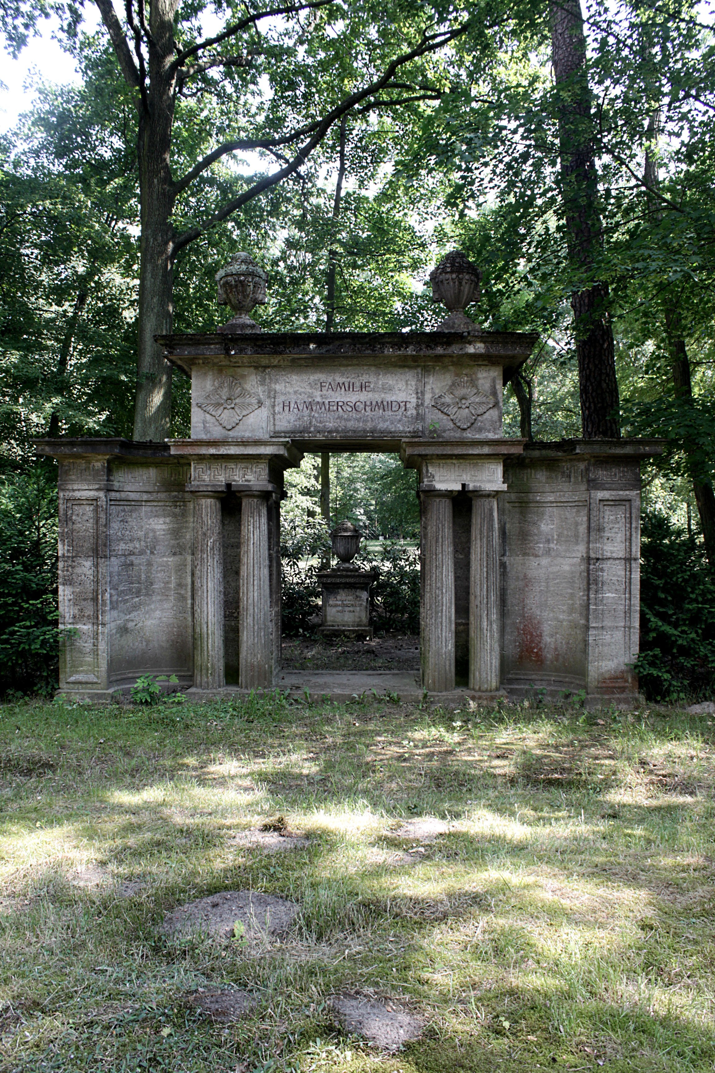 Grabstein Nummer 76 auf dem Friedhof Cottbus 1