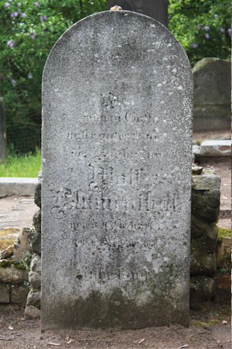 Grabstein Nummer 18 auf dem Friedhof Oderberg