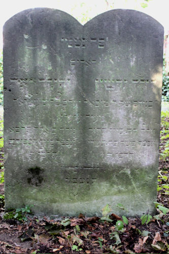 Grabstein Nummer 61 auf dem Friedhof Beelitz