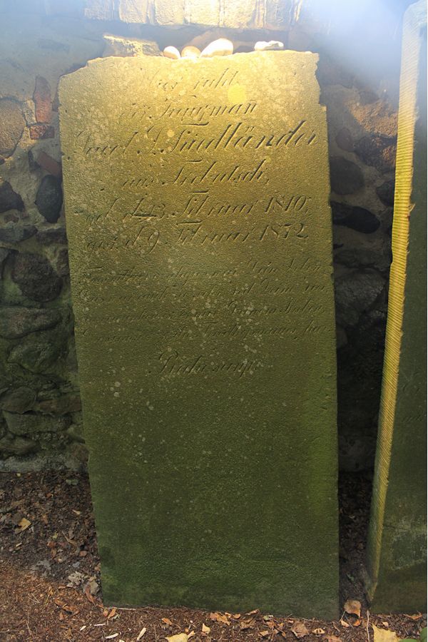 Grabstein Nummer 3 auf dem Friedhof Friedland