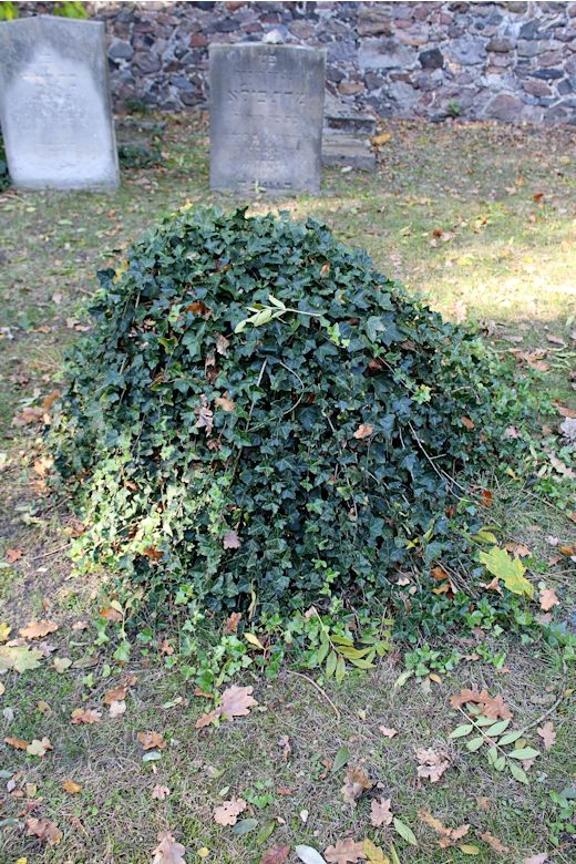 Grabstein Nummer 38 auf dem Friedhof Storkow