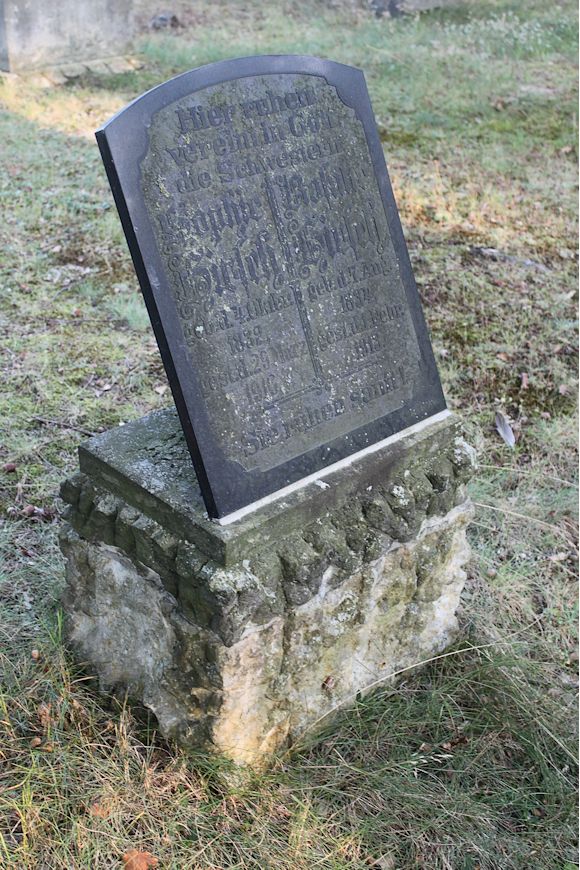Grabstein Nummer 96 auf dem Friedhof Guben