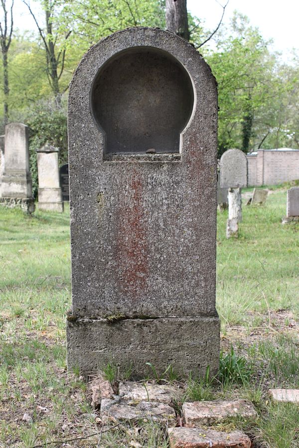 Grabstein Nummer 403 auf dem Friedhof Potsdam