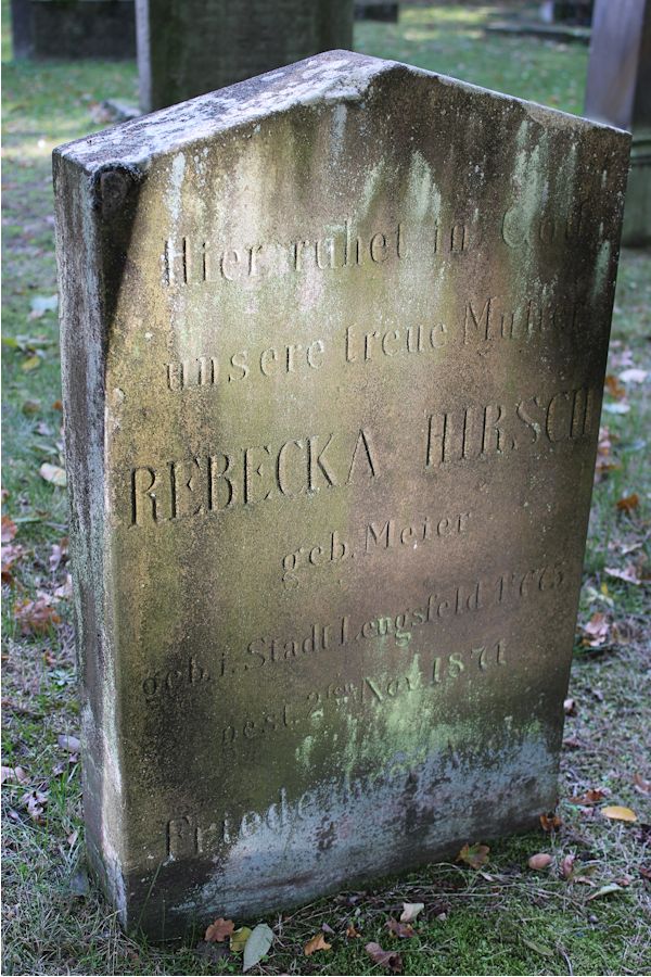Grabstein Nummer 35 auf dem Friedhof Storkow