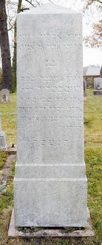 Grabstein Nummer 34 auf dem Friedhof Schwedt