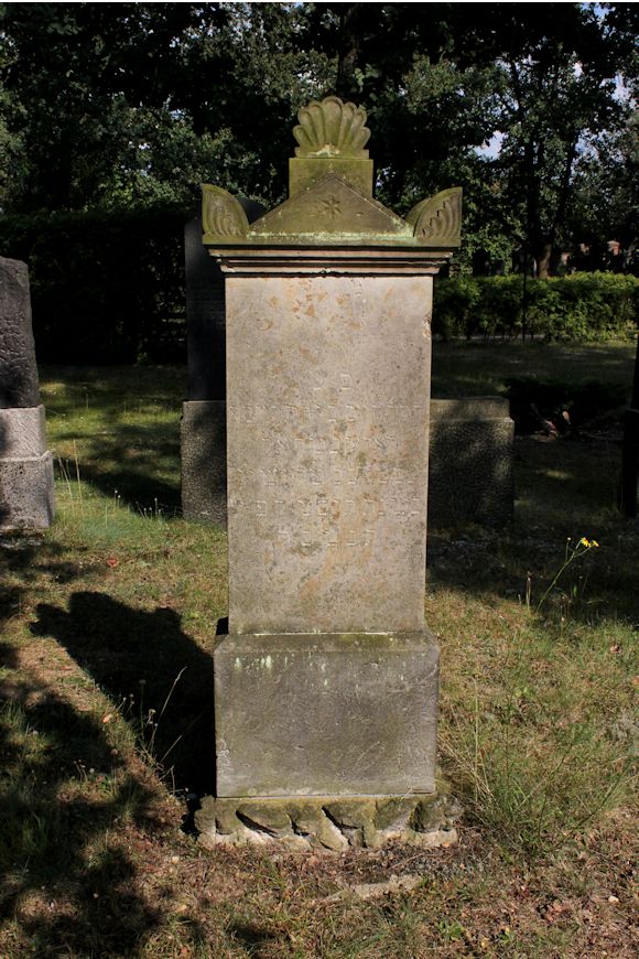 Grabstein Nummer 97 auf dem Friedhof Guben
