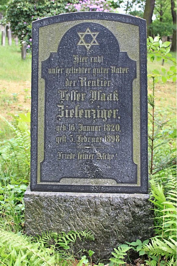 Grabstein Nummer 465 auf dem Friedhof Potsdam