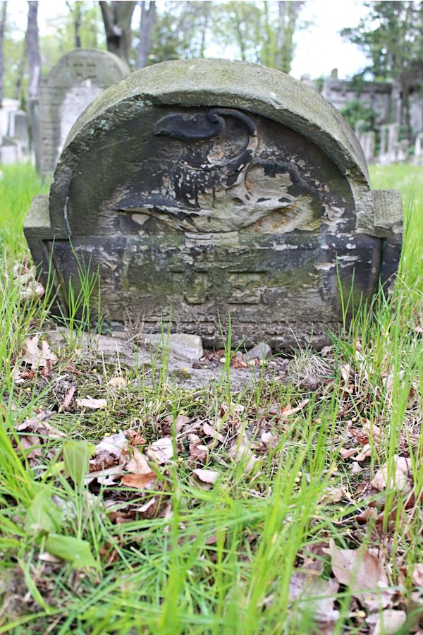 Grabstein Nummer 80 auf dem Friedhof Potsdam