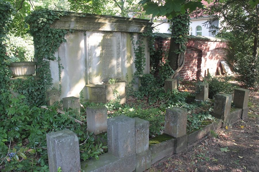 Grabstein Nummer 66 auf dem Friedhof Guben