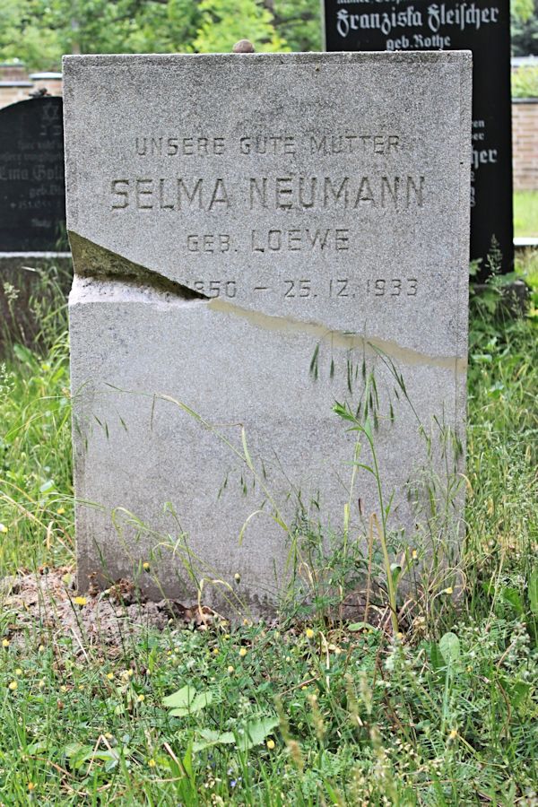 Grabstein Nummer 500 auf dem Friedhof Potsdam