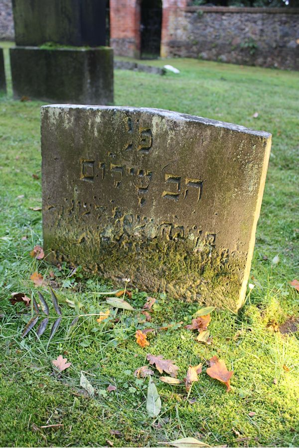 Grabstein Nummer 78 auf dem Friedhof Storkow