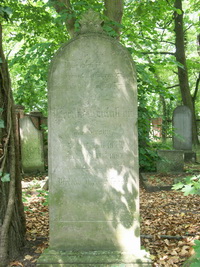 Grabstein Nummer 6 auf dem Friedhof Lindow