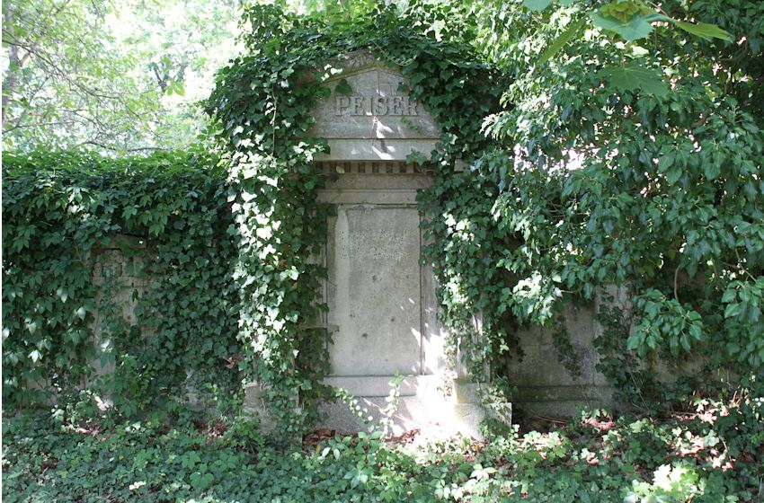 Grabstein Nummer 71 auf dem Friedhof Guben