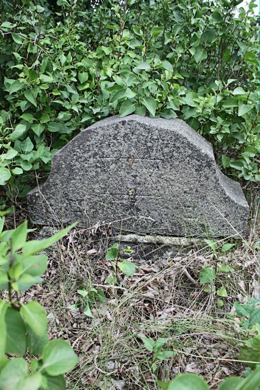 Grabstein Nummer 35 auf dem Friedhof Zasieki (Forst)