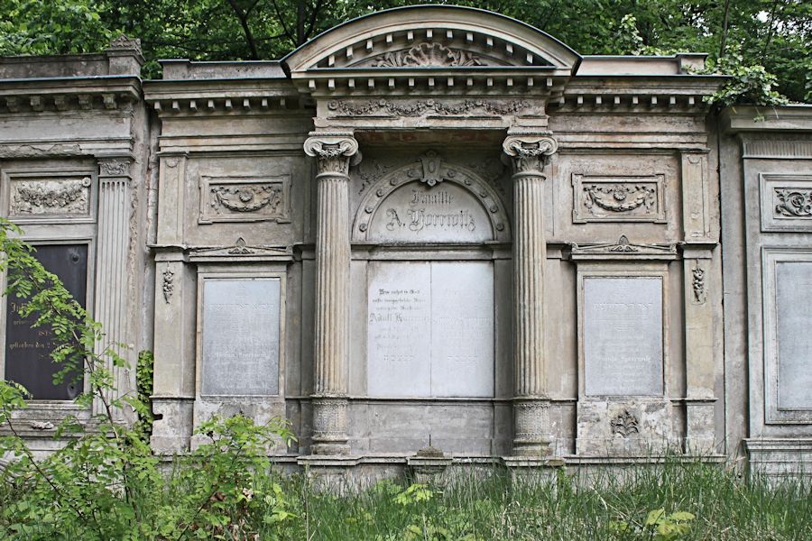 Grabstein Nummer 451 auf dem Friedhof Potsdam