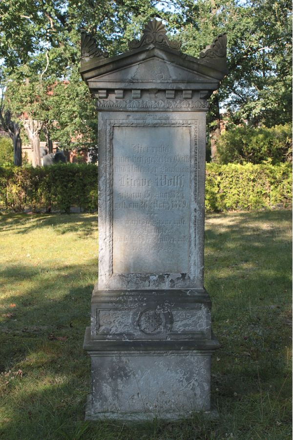 Grabstein Nummer 27 auf dem Friedhof Guben