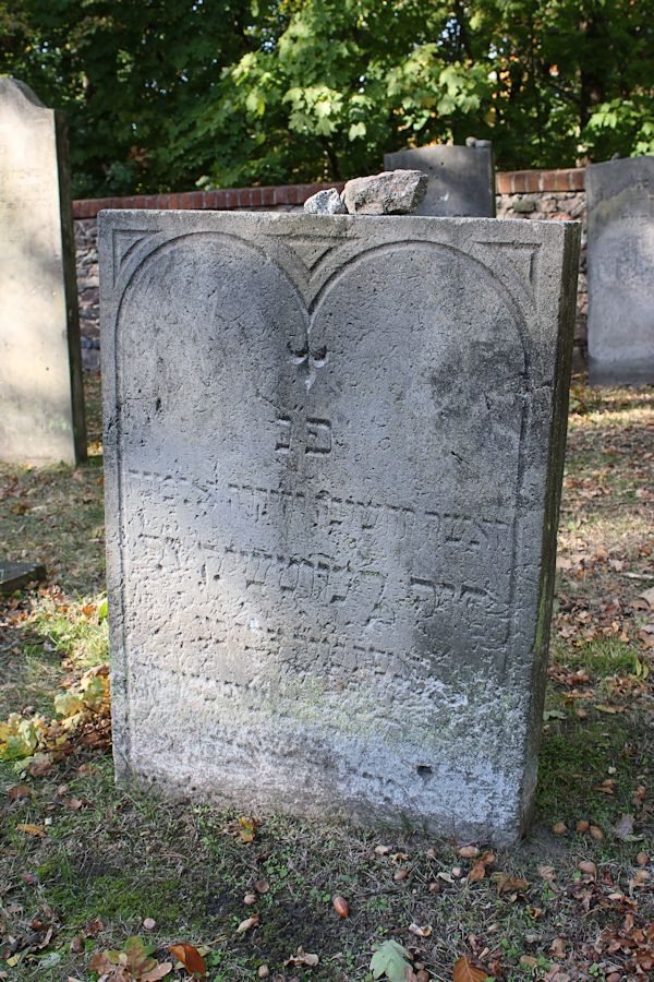 Grabstein Nummer 33 auf dem Friedhof Storkow