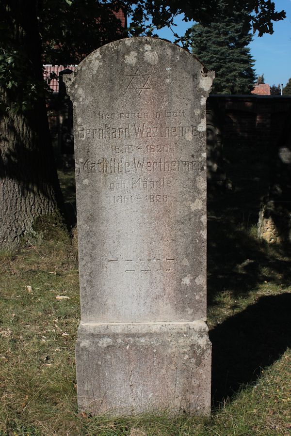 Grabstein Nummer 106 auf dem Friedhof Guben