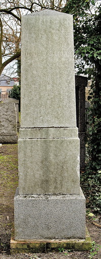 Grabstein Nummer 60 auf dem Friedhof Schwedt