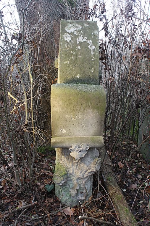 Grabstein Nummer 13 auf dem Friedhof Zasieki (Forst)