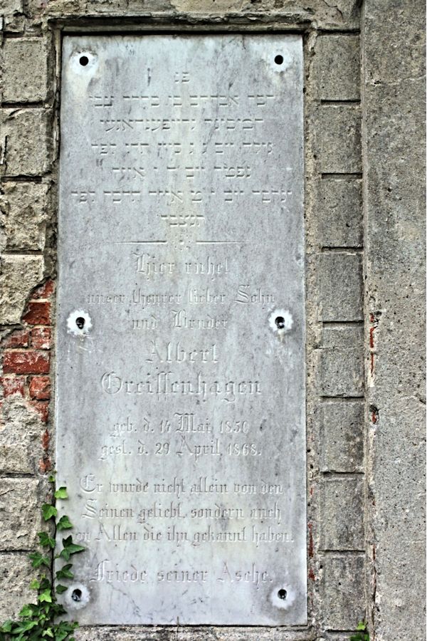 Grabstein Nummer 4484 auf dem Friedhof Potsdam