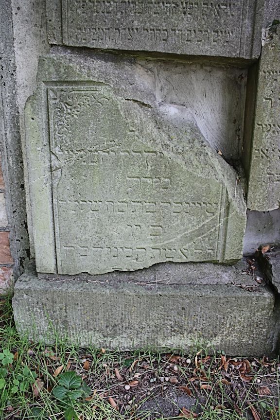 Grabstein Nummer 28 auf dem Friedhof Witnica (Vietz)