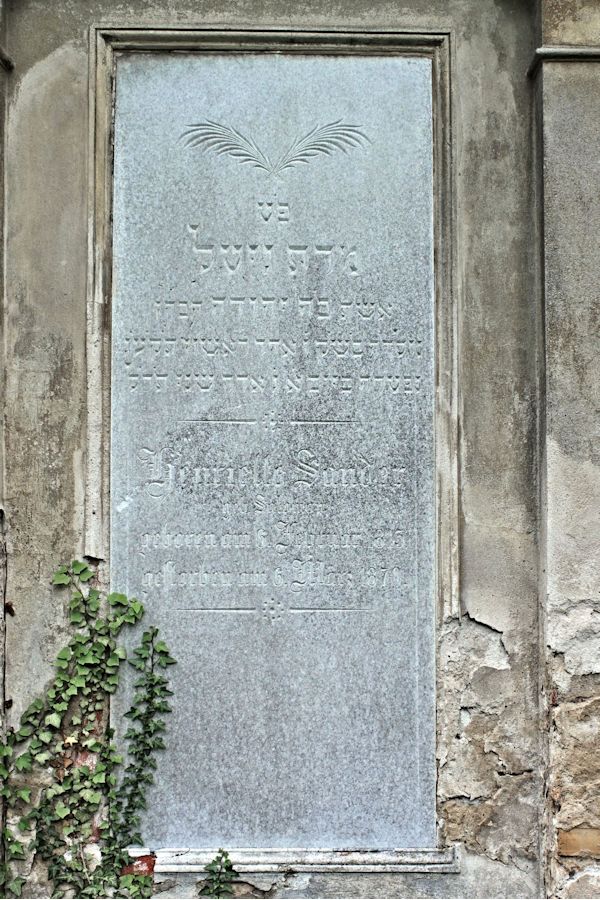 Grabstein Nummer 4471 auf dem Friedhof Potsdam