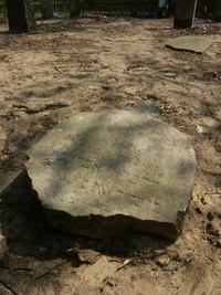 Grabstein Nummer 16 auf dem Friedhof Friesack