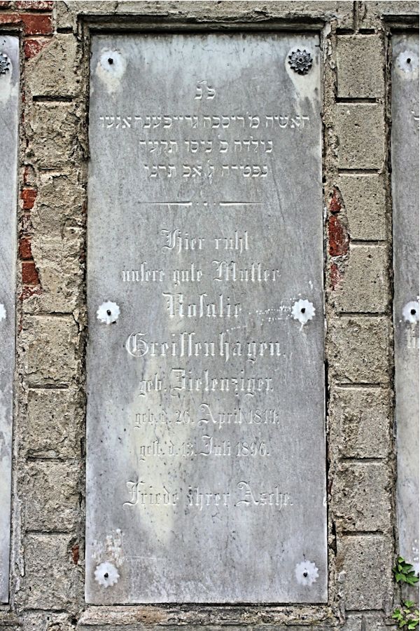 Grabstein Nummer 4482 auf dem Friedhof Potsdam