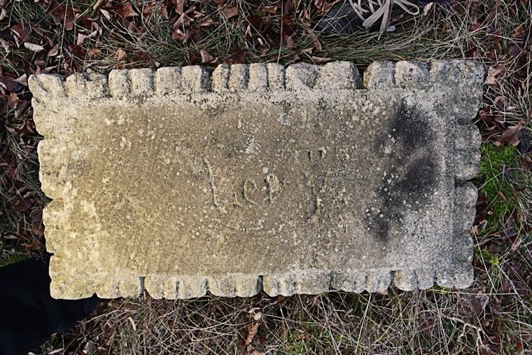 Grabstein Nummer 39 auf dem Friedhof Zasieki (Forst)