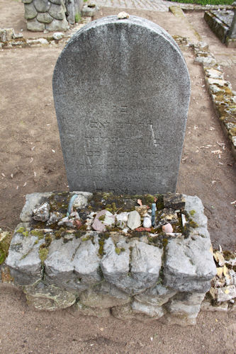 Grabstein Nummer 18 auf dem Friedhof Oderberg
