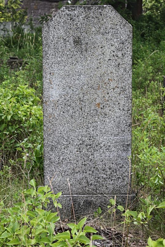 Grabstein Nummer 32 auf dem Friedhof Zasieki (Forst)