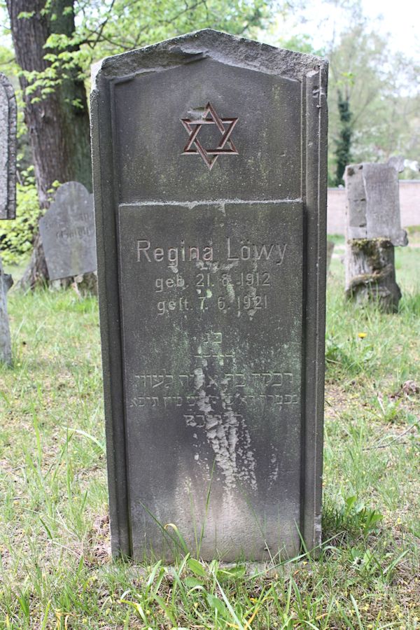 Grabstein Nummer 396 auf dem Friedhof Potsdam