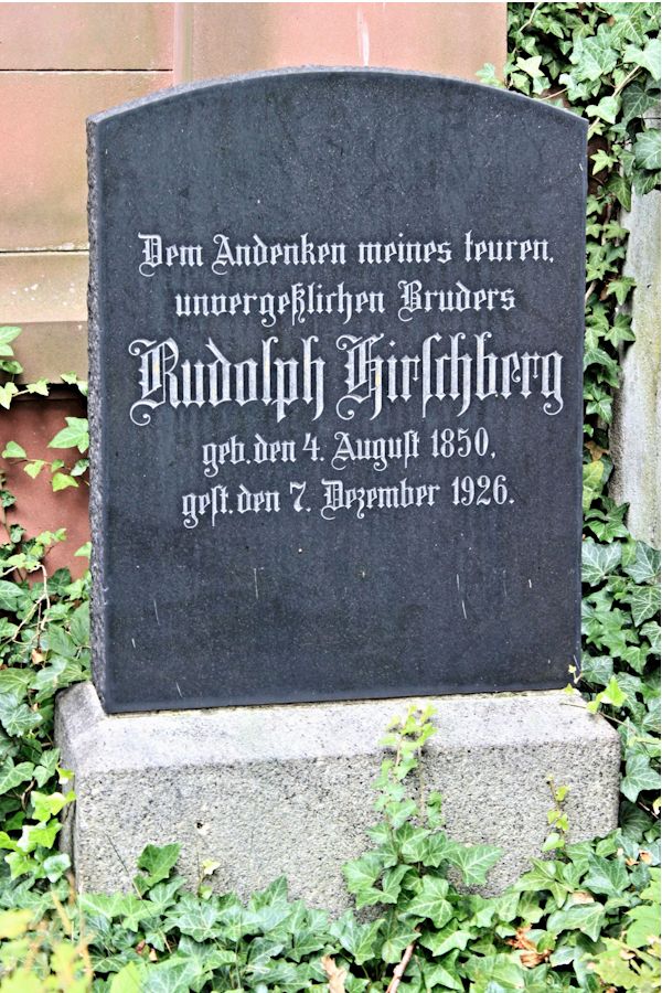 Grabstein Nummer 4565 auf dem Friedhof Potsdam