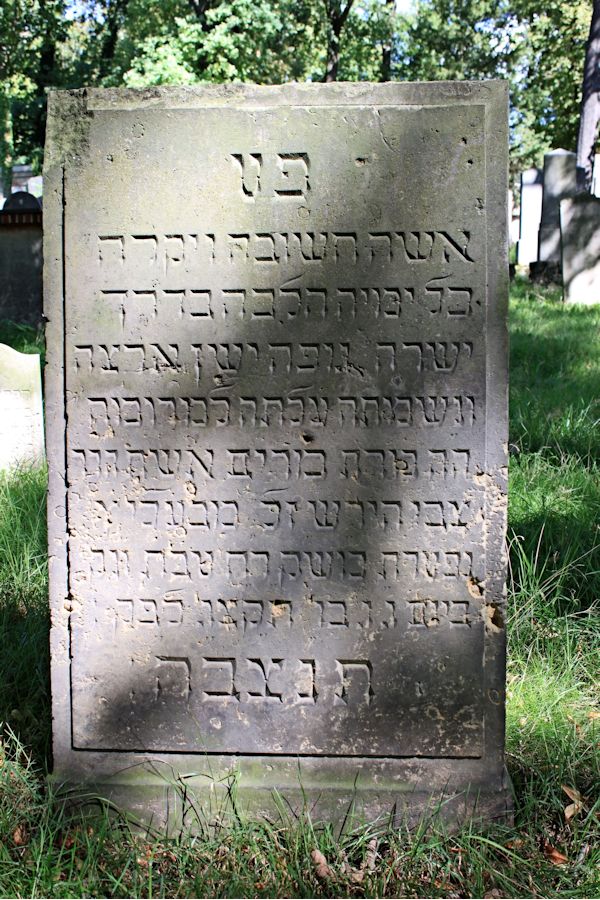 Grabstein Nummer 129 auf dem Friedhof Potsdam