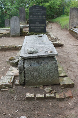 Grabstein Nummer 27 auf dem Friedhof Oderberg