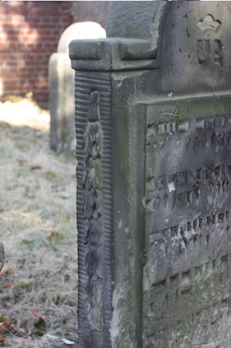 Grabstein Nummer 34 auf dem Friedhof Beelitz