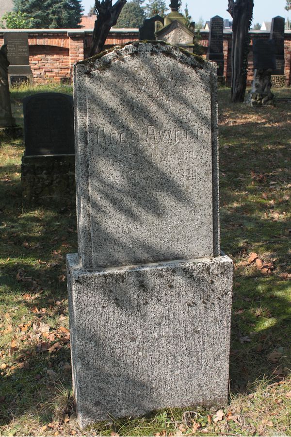Grabstein Nummer 107 auf dem Friedhof Guben