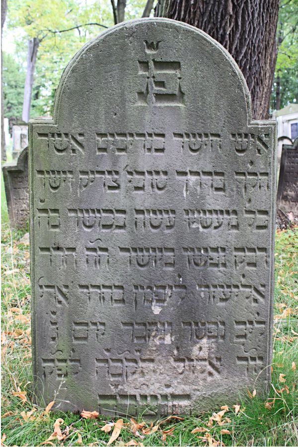 Grabstein Nummer 42 auf dem Friedhof Potsdam