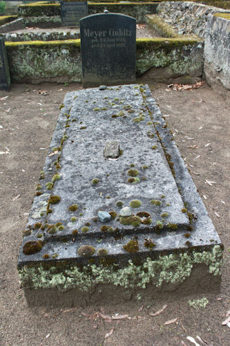 Grabstein Nummer 24 auf dem Friedhof Oderberg