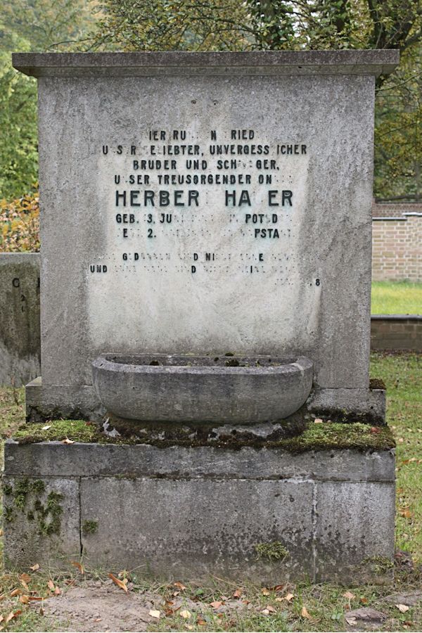 Grabstein Nummer 498 auf dem Friedhof Potsdam