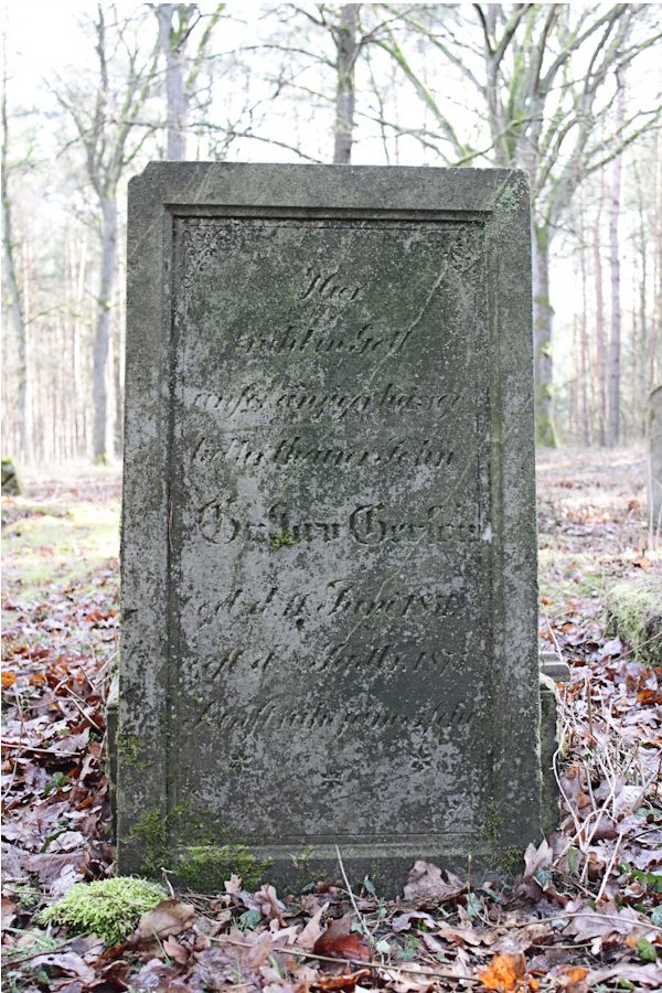 Grabstein Nummer 5 auf dem Friedhof Bledzew (Blesen)
