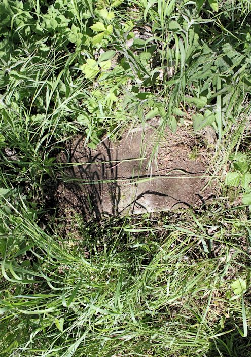 Grabstein Nummer 5 auf dem Friedhof Dębno (Neudamm)