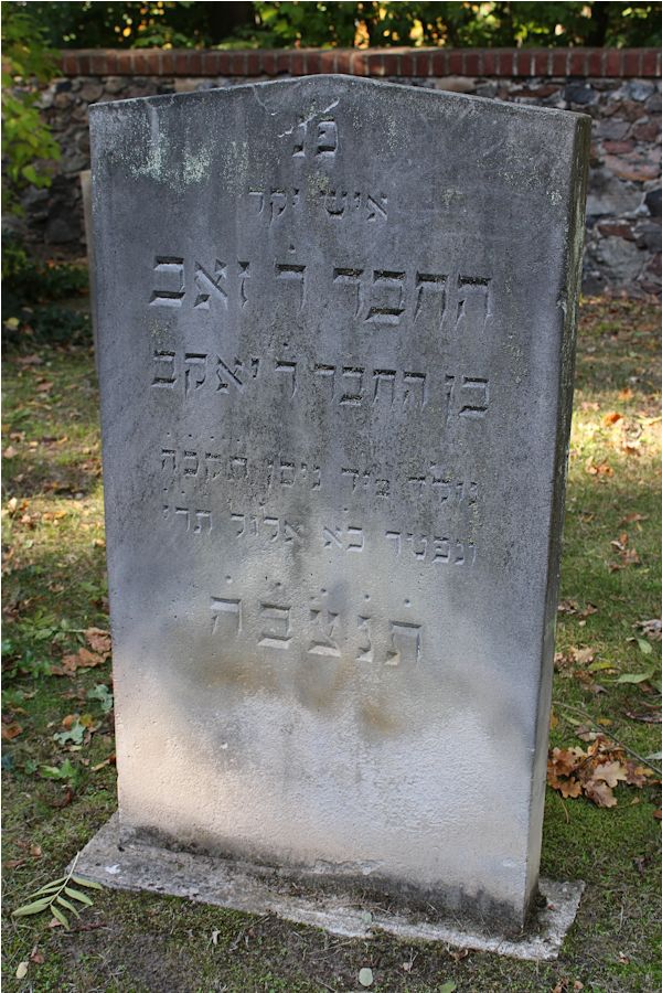 Grabstein Nummer 37 auf dem Friedhof Storkow
