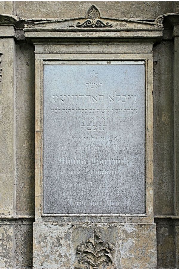 Grabstein Nummer 4511 auf dem Friedhof Potsdam