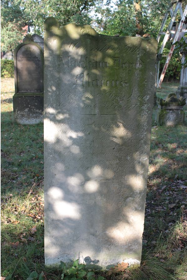 Grabstein Nummer 6 auf dem Friedhof Guben