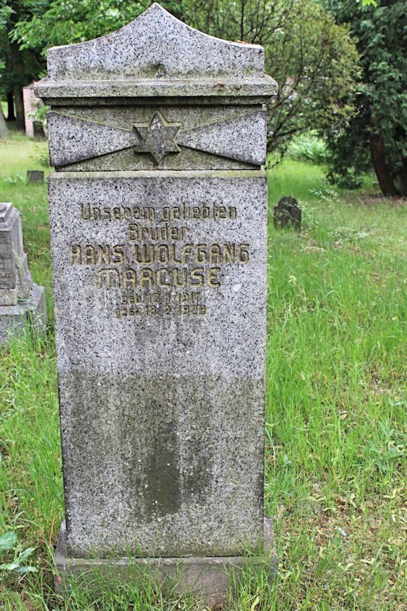 Grabstein Nummer 401 auf dem Friedhof Potsdam