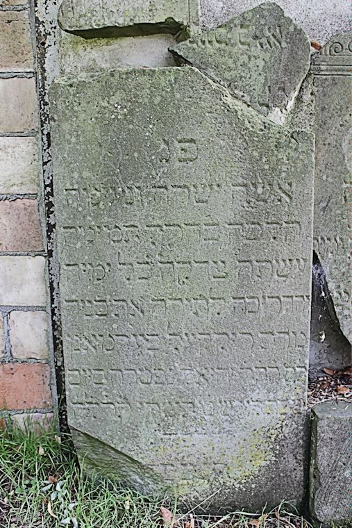 Grabstein Nummer 21 auf dem Friedhof Witnica (Vietz)